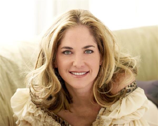 Kassie DePaiva headshot